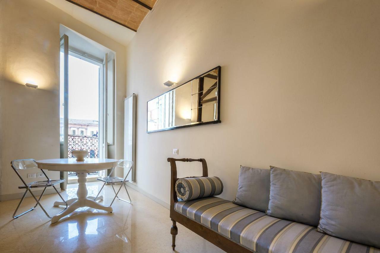 Apartamento La Residenza In Piazza Grande Foligno Exterior foto